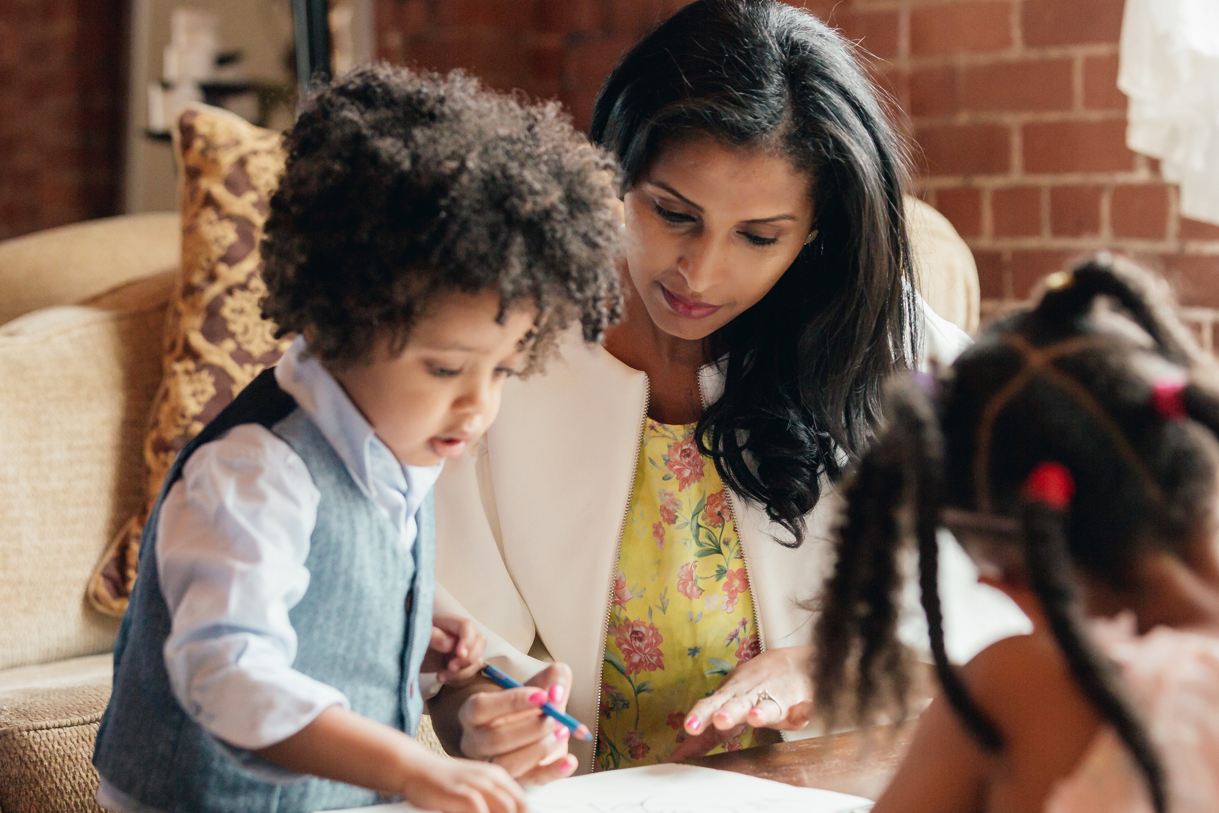 files/mother-helping-her-son-with-drawing.jpg
